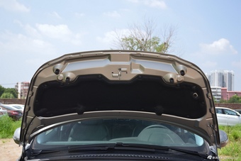 2016款标致3008 1.6THP自动潮流版