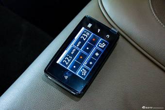 2014款辉腾3.0L自动商务型到店实拍