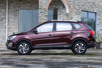 2015款 宝骏560 1.8L手动豪华型