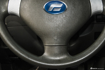 2015款雄师F16 2.0T手动柴油两驱基本型