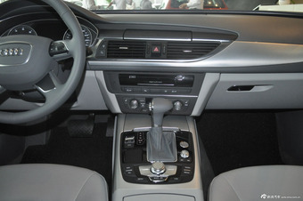2012款奥迪A6L 2.0L TFSI手自一体舒适型