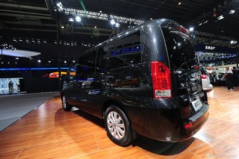 2013款瑞风M5 2.0T自动公务版