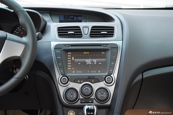 2015款海马福美来1.6L手动智尚型