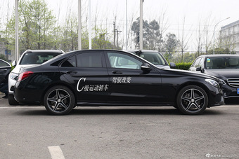 2015款奔驰C级C300 2.0T自动运动版
