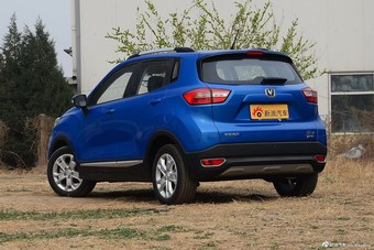 2016款长安CS15 1.5L手动时尚版