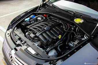 2014款辉腾3.0L自动商务型到店实拍