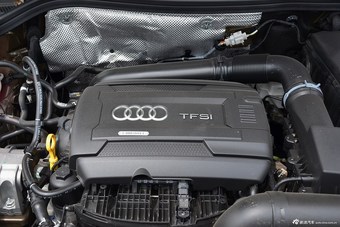 2016款奥迪Q3 2.0T自动35TFSI风尚型