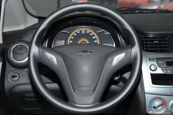 2013款赛欧三厢1.4L手动理想幸福版