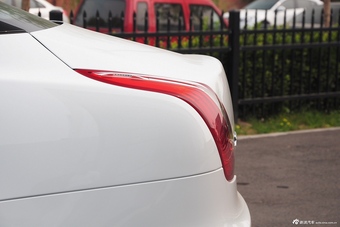 2015款捷豹XJL80周年版