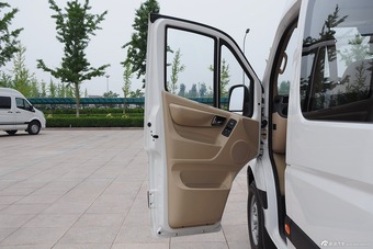 2015款图雅诺2.8T长轴商务版