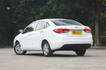 2015款海马M3 1.5L手动精英天窗版