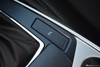 2015款凯迪拉克SRX 3.0L自动豪华版