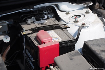 2015款海马福美来1.6L手动风尚型