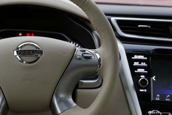 2015款楼兰 2.5L自动S/C HEV XV四驱混动旗舰版