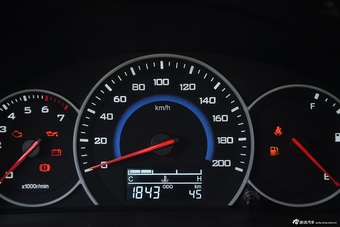 2015款 五菱宏光V1.5L手动标准型