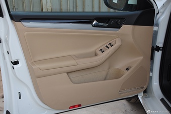 2015款速腾1.6L自动舒适