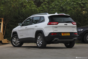 2016款自由光2.4L自动优越版