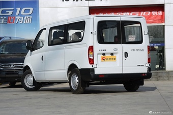 2016款上汽大通V80 2.5T手动傲运通短轴中顶6座 国V