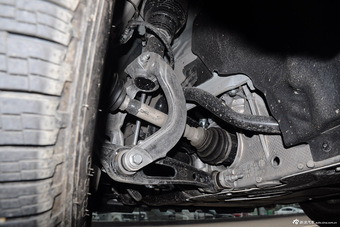 2016款揽胜运动版3.0自动SDV6 HSE