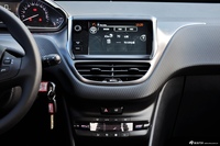 2014款标致2008 1.6L手动时尚版