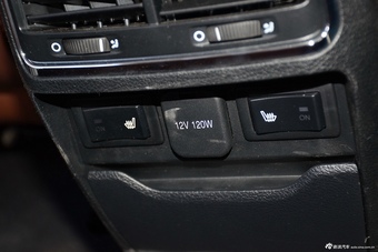 2016款奔腾B90 1.8T自动尊贵型十周年纪念版