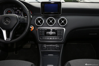 2016款奔驰A级 A180 1.6T自动