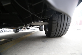 2015款楼兰 2.5L自动S/C HEV XV四驱混动旗舰版