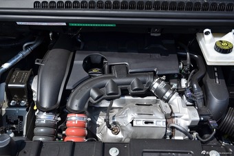 2016款标致3008 1.6THP自动至尚版