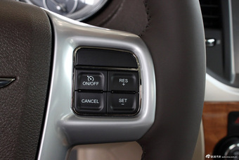 2013款克莱斯勒300C到店实拍