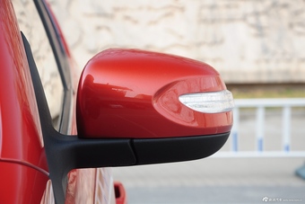 2015款吉利GX7 2.0L自动运动版尊贵型