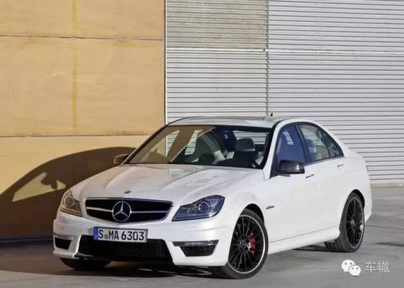 带着刹车过坑，为什么刹车踏板会弹脚？