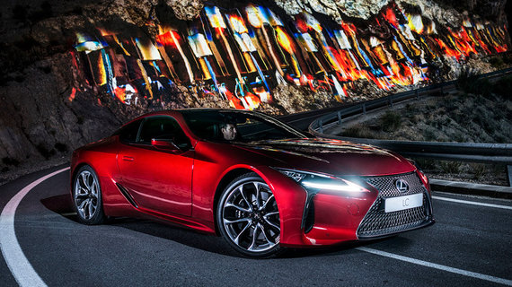 动容天地 雷克萨斯LC 500让山体随动