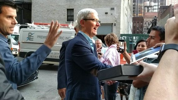 新款座驾曝光年薪近亿 它平时都开什么车？