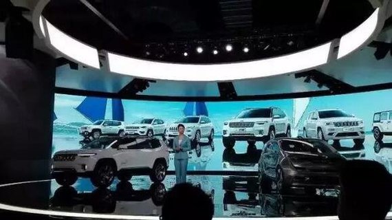 车展 | 滚滚车海之中，最具情怀的四大展台