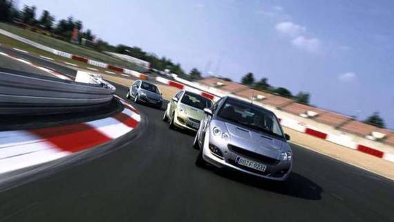 疯狂的Smart Forfour Brabus。