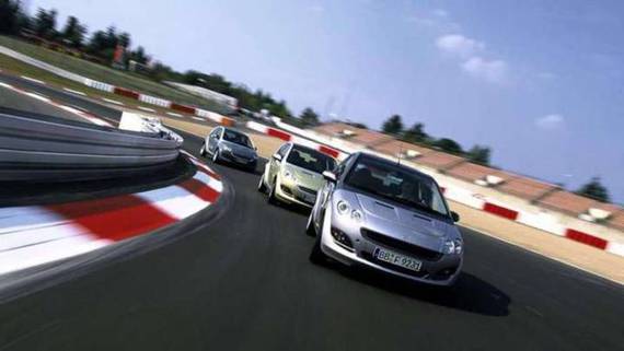 不带GT-R的Skyline。所长给你看1-12代目是啥样！