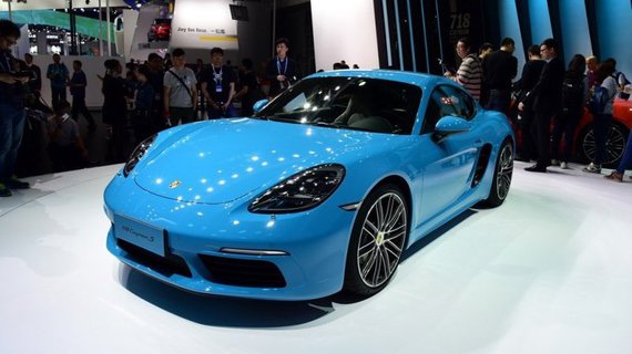 “贵族”，何时可以低下你高昂的头颅？——2016北京车展保时捷看展记