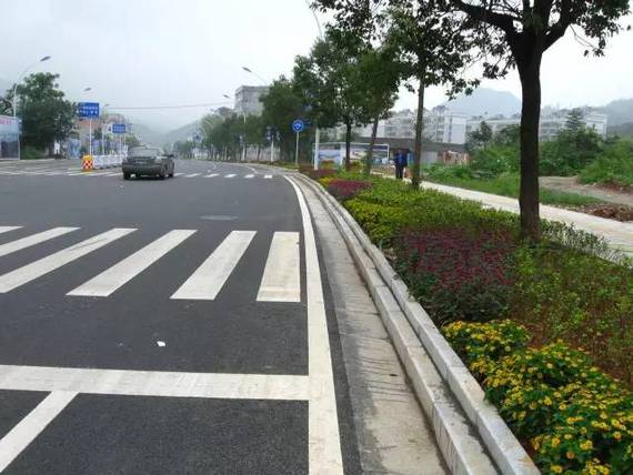 快递小哥遭殴打，谁对谁错已不重要