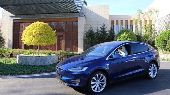 【泡芙车评】与Tesla Model X的第一次邂逅