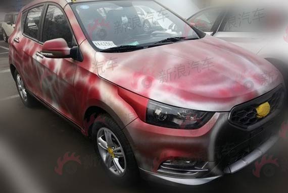 北京车展首发 天津一汽小型SUV T012谍照
