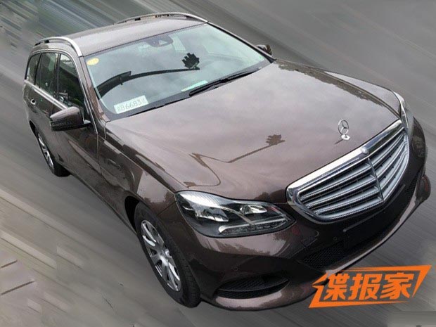 奔驰E级旅行版无伪谍照曝光 年内发布