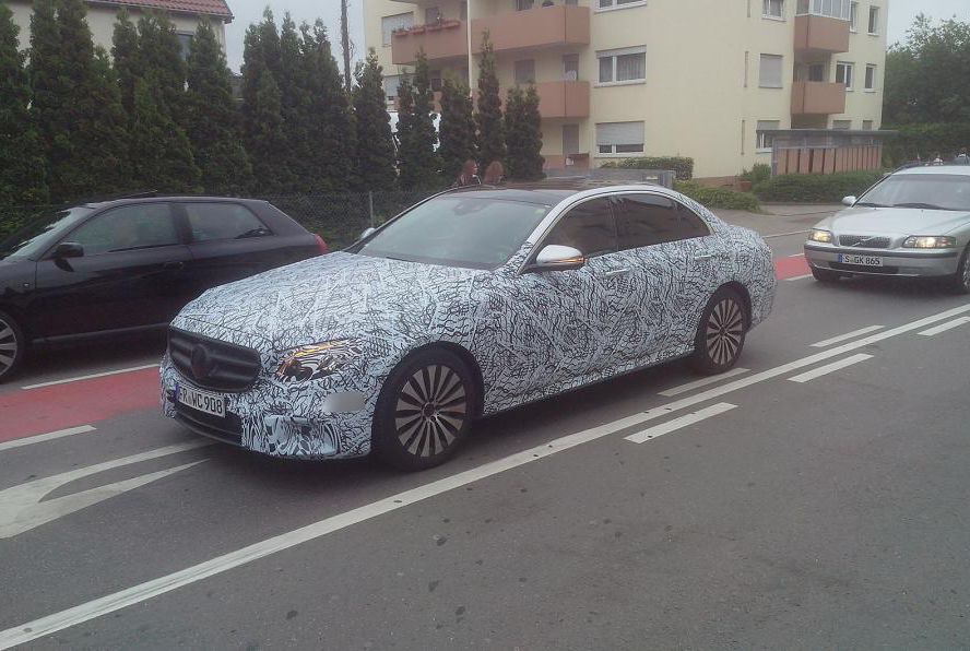 全新奔驰E级最新谍照曝光 明年1月首发