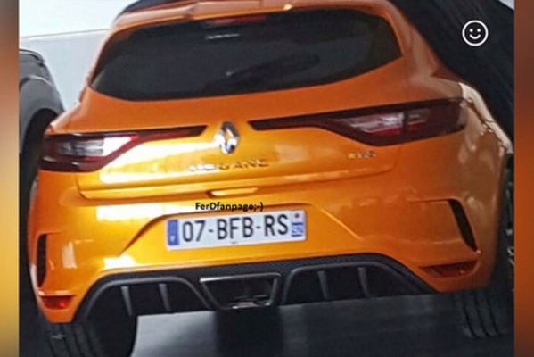 新雷诺Megane RS尾部谍照曝光 本月亮相