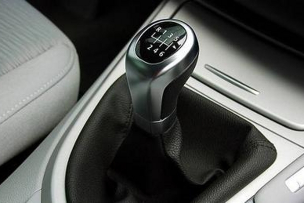 老司机炼成记 手动挡怎样起步又快又不熄火