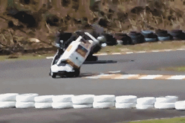 还嫌外卖送太慢？日本人给外卖小哥们办了个摩托比赛