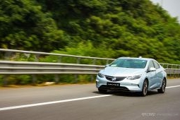 驾驶别克VELITE 5奔袭200公里8大感言