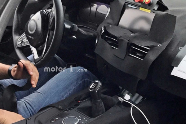 新宝马Z4内饰谍照曝光 科技感提升明显