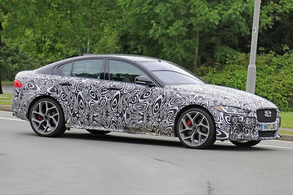 捷豹XE SVR路试谍照曝光 运动气息更强