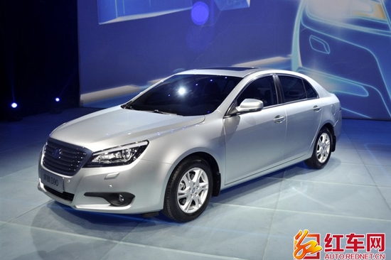 奔腾B90现车充足 到永通华腾购车享全系1.6万元优惠