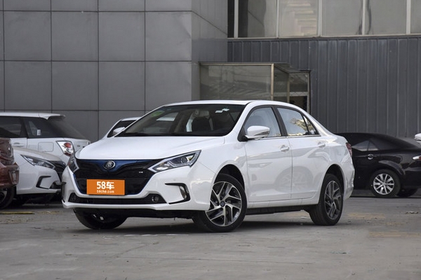 2017款秦EV300上市 补贴后16.99万元起